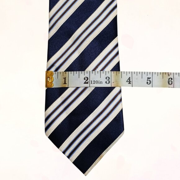 Donald J. Trump Signature Collection 100% Silk DarkBlue Navy Gray Silver NeckTie - Picture 9 of 10